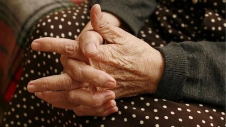 Θυμάστε τι έγινε πριν τρεις μήνες; Πέθανε η ηλικιωμένη – Βρέθηκαν σημάδια από κάψιμο στα γεννητικά της όργανα